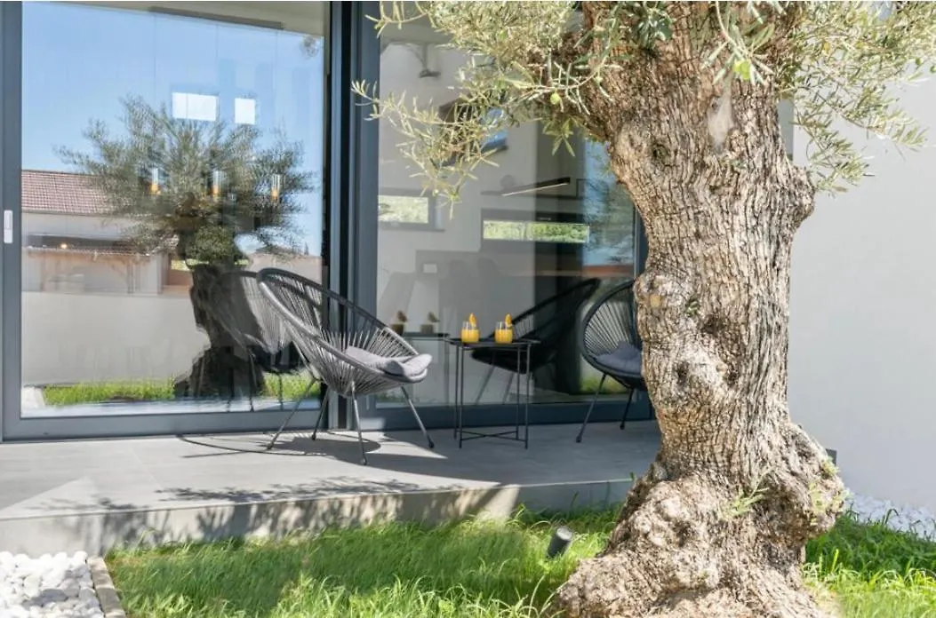 Villa Atrio Seline 0*,